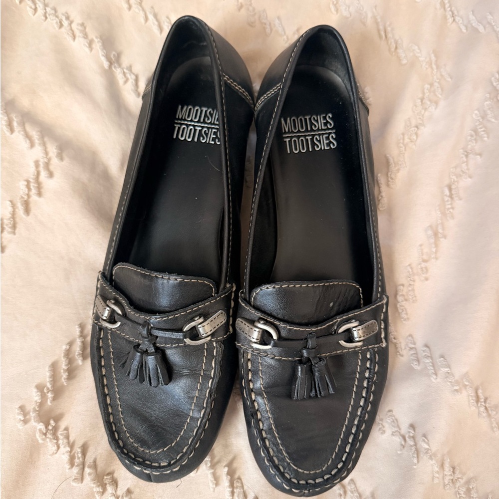Mootsies Tootsies Black Tassel Loafers